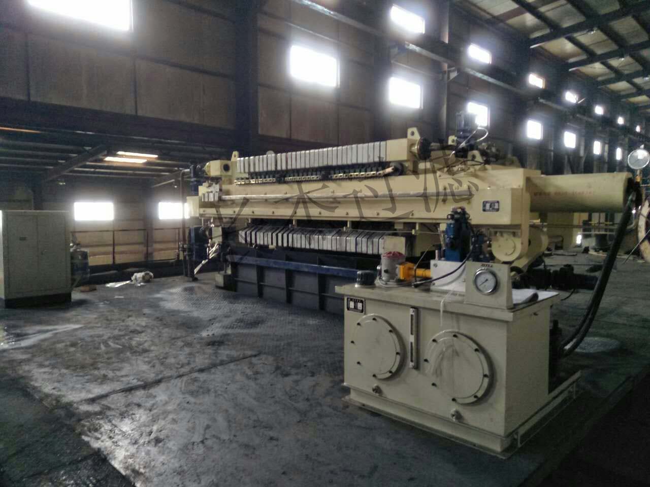 長杰小型全自動廂式壓濾機在某化工廠應用現(xiàn)場