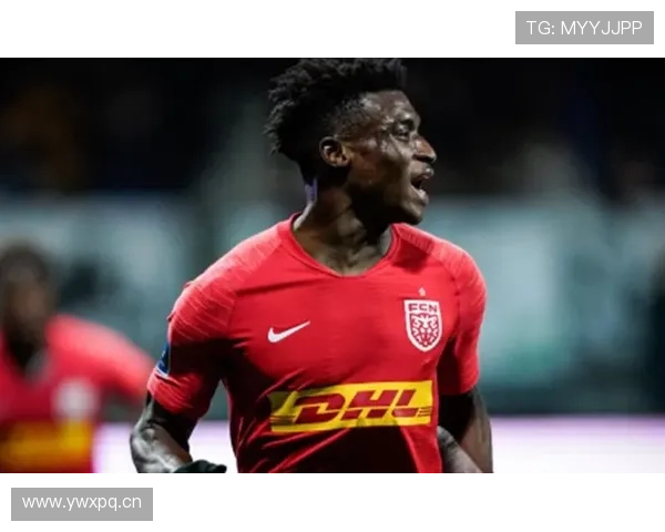 库杜斯：从北西兰新星到阿贾克斯王牌的生涯阶段解析