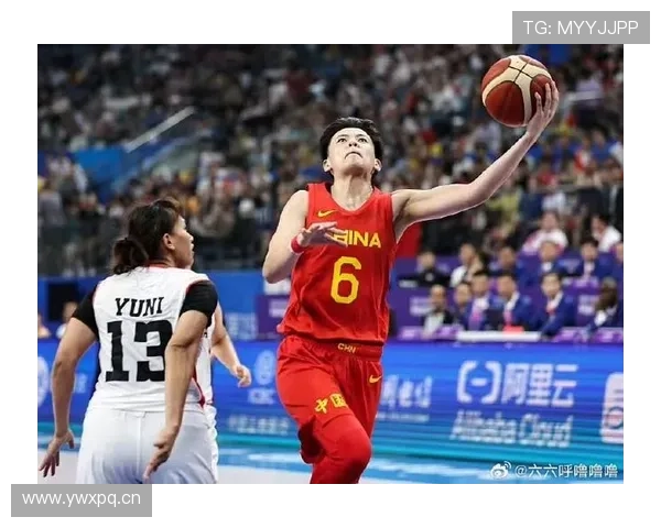 杨舒予家的冰箱里塞满蛋白粉，连饮料都是无糖的