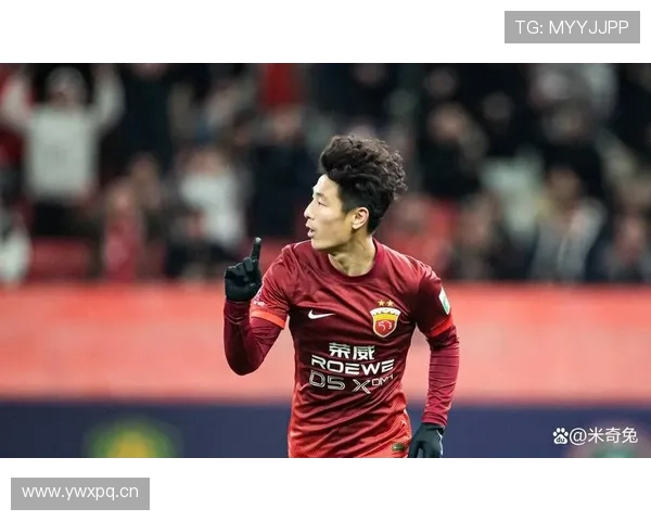 武磊这生活真有戏，球场上拼命人，下了场却秒变买买买狂魔！