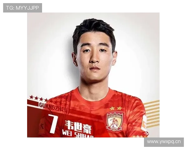 韦世豪私下喝的水比我的月租还贵